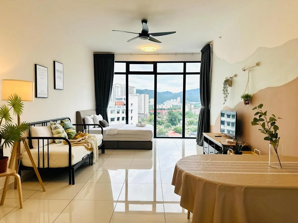 Comfy 2Br Sunny Suite Sky Pool & Stunning Views George Town