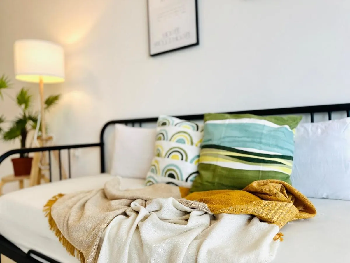Apartament Comfy 2Br Sunny Suite Sky Pool & Stunning Views George Town Malezja