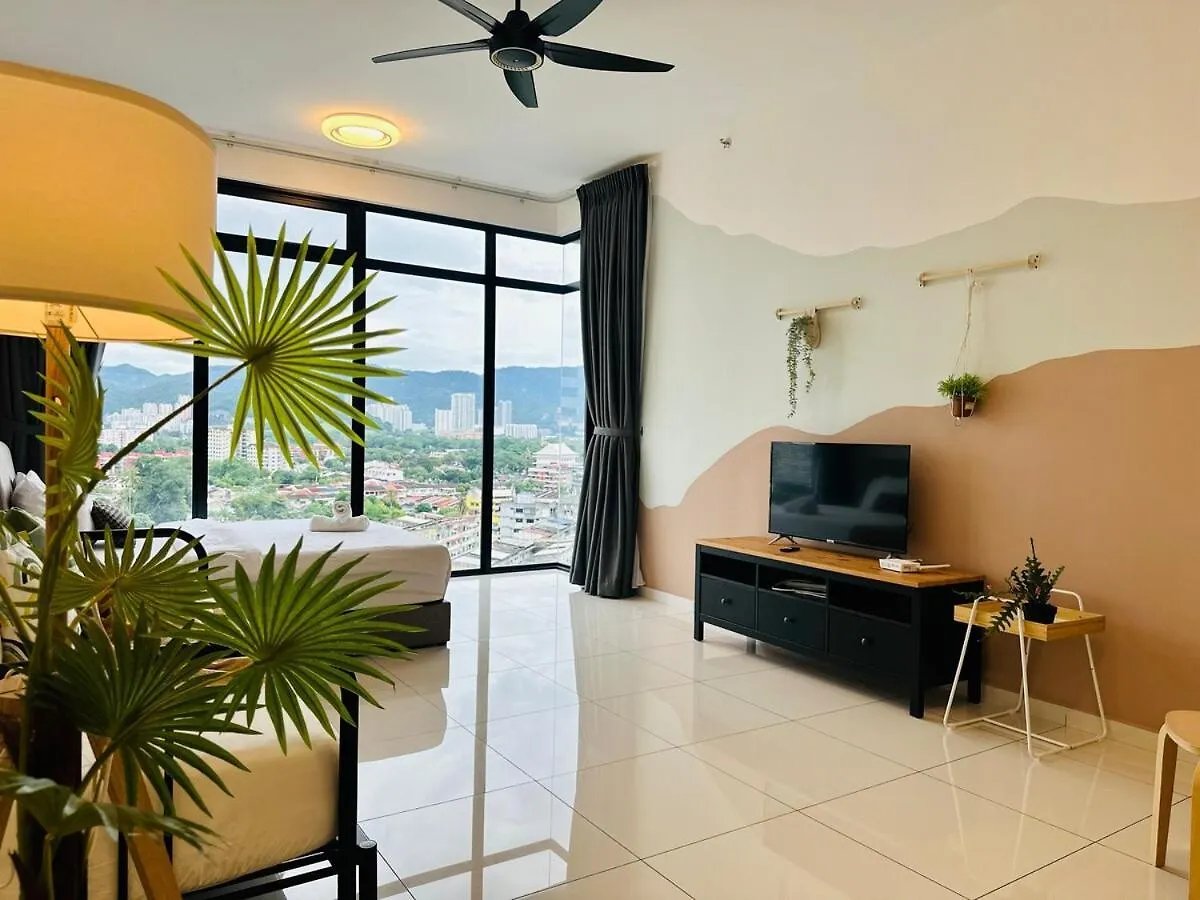 Comfy 2Br Sunny Suite Sky Pool & Stunning Views George Town 0*,  Malezja