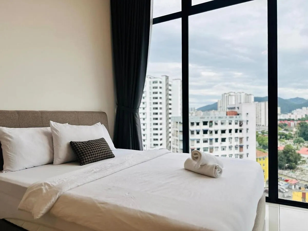 Comfy 2Br Sunny Suite Sky Pool & Stunning Views George Town Apartament